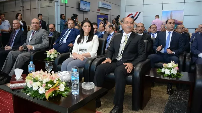 وزيرة السياحة :مطار العاصمة سيسهم فى تنشيط الحركة السياحية الوافدة لمنطقة العين السخنة