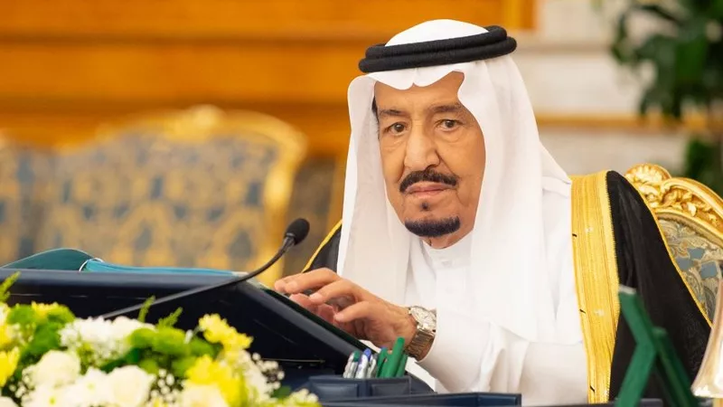 خادم الحرمين الشريفين يرحب بضيوف الرحمن