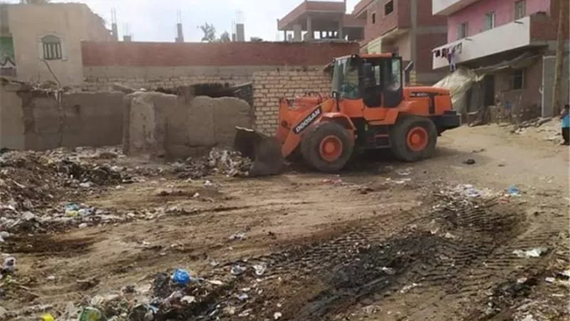 حملة نظافة مكبرة في قرى القصاصين بالإسماعيلية ..صور
