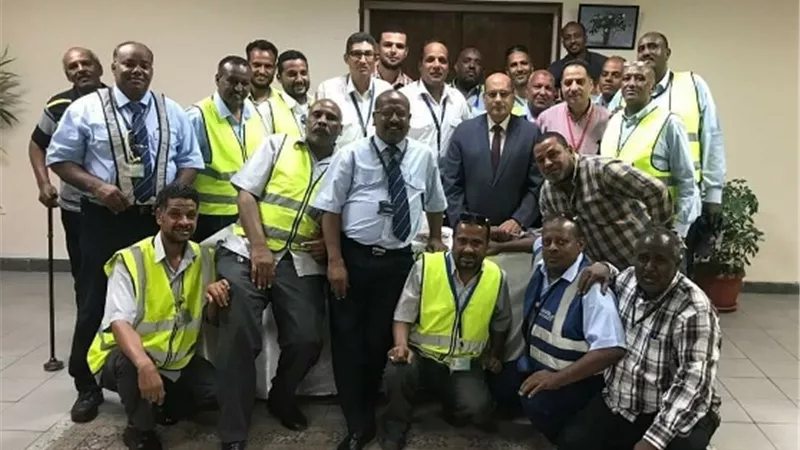 رئيس مصر للطيران للخدمات الأرضية يتفقد محطة أسوان لمتابعة سير العمل