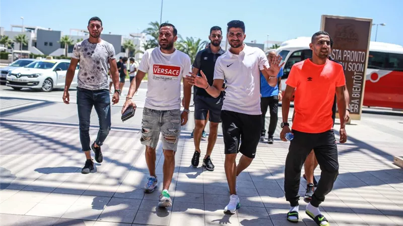 بالصور.. جولة ترفيهية للاعبي الأهلي بمعسكر إسبانيا
