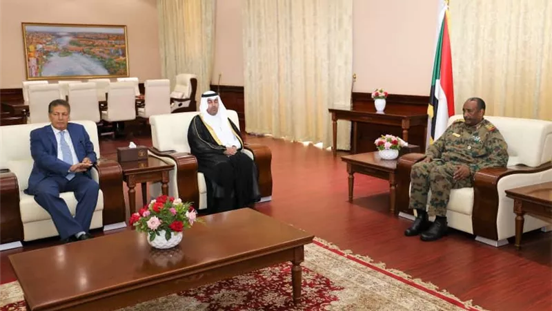 رئيس البرلمان العربي يلتقي رئيس المجلس العسكري الانتقالي بجمهورية السودان