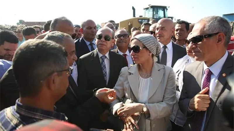 وزيرة البيئة ومحافظ كفرالشيخ يتفقدان مواقع رفع التراكمات بمصنع تدوير المخلفات الصلبة