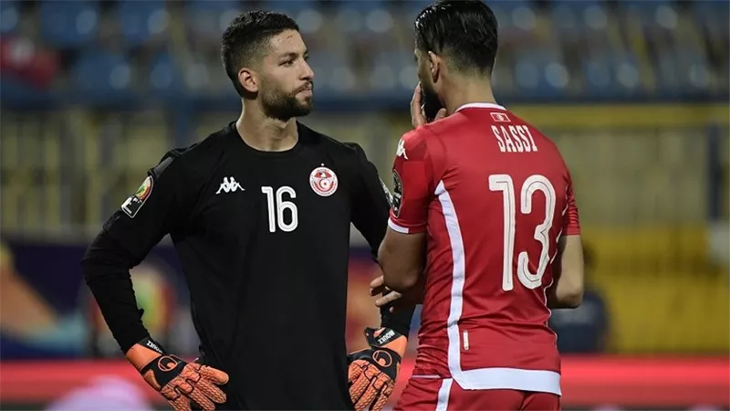 حارس تونس يعتذر بسبب تصرفه أمام منتخب غانا