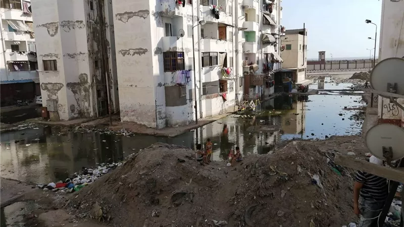 استغاثة السكان من حصار مياه الصرف و إنتشار الأمراض بمنطقة السيدة خديجة ببورسعيد