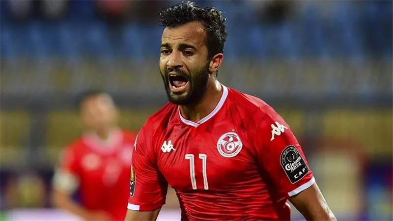 لفتة رائعة من نجم منتخب تونس تجاه مشجعة صغيرة