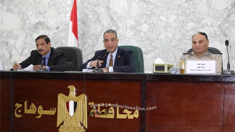 -محافظ سوهاج يشدد على دهان واجهات المنازل .. وإنذار أصحاب العقارات المخالفة