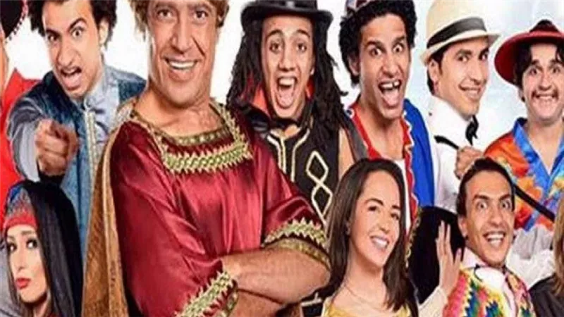 بالفيديو.. سقوط نجم مسرح مصر فى البحر.. والعناية الإلهية تنقذه