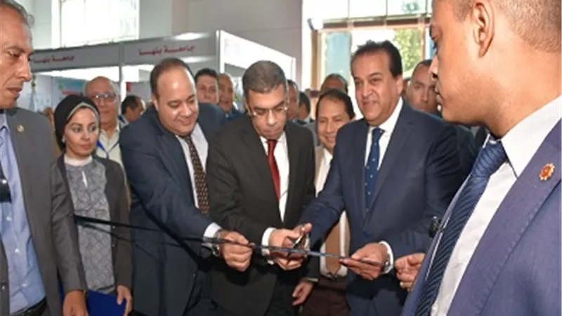 برامج مميزة لجامعة عين شمس بمعرض التعليم العالي..صور