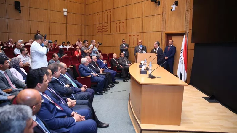 طلعت يفتتح المركز القومي لمراقبة جودة خدمات الاتصالات.. صور