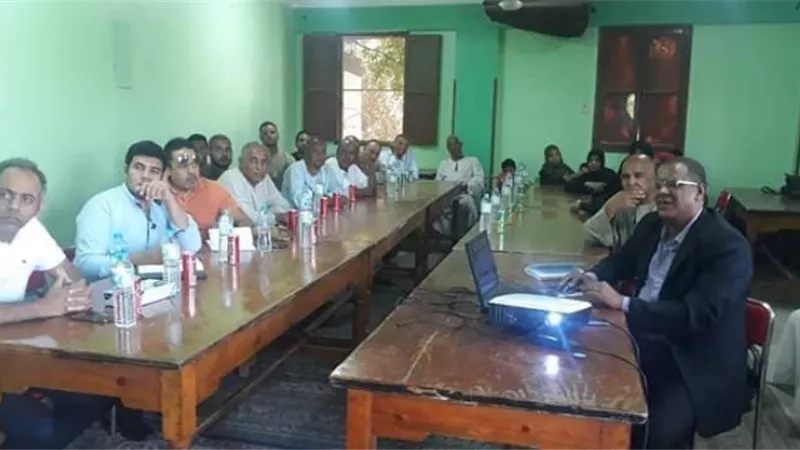 وفد برنامج الأغذية العالمى يزور نجع الدار بمركز الطود