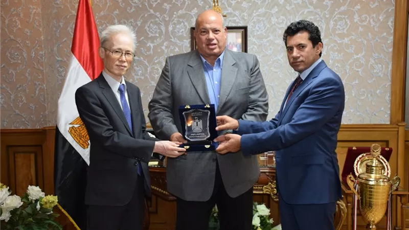 وزيرالشباب يبحث التعاون مع سفير اليابان