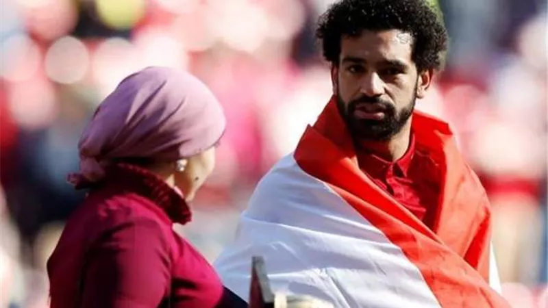 المولود الجديد وراء تغيب زوجة محمد صلاح عن 