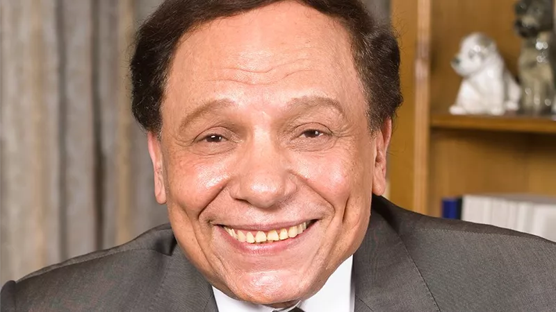 المهن التمثيلية تنفى شائعة وفاة الزعيم عادل امام