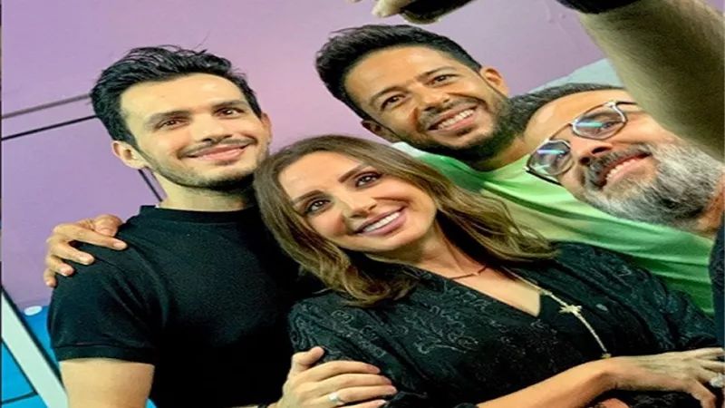 أنغام تشارك حماقي الغناء على المسرح في حفل جدة
