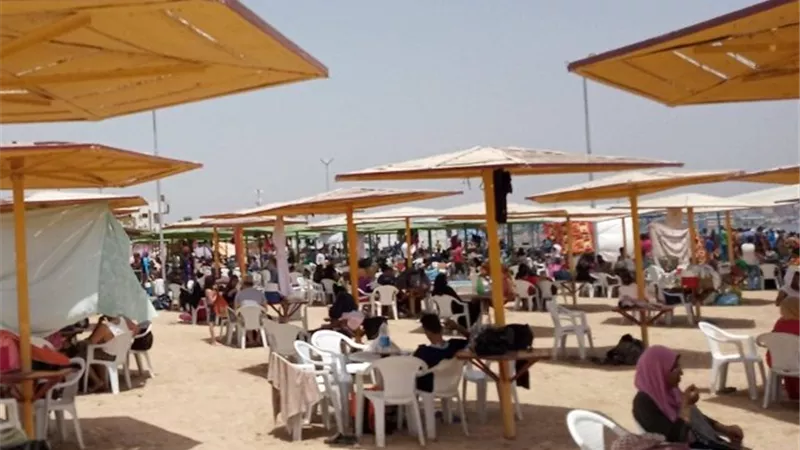 شواطئ الإسماعيلية كاملة العدد تزامنا مع حرارة الطقس ..صور