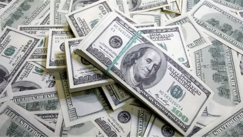 أكبر تراجع للدولار فى ظل تضخم أمريكى