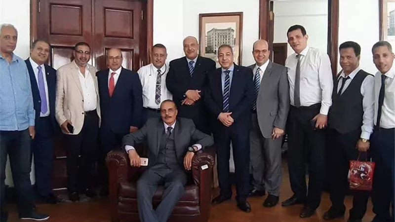 مصر لتأمينات الحياة تكرم الخبير التأميني ممدوح كمال