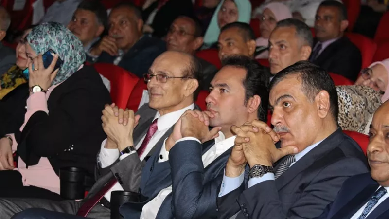 الفنان محمد صبحي يشارك في توزيع جوائز مهرجان المسرح للتعليم الخاص .. صور