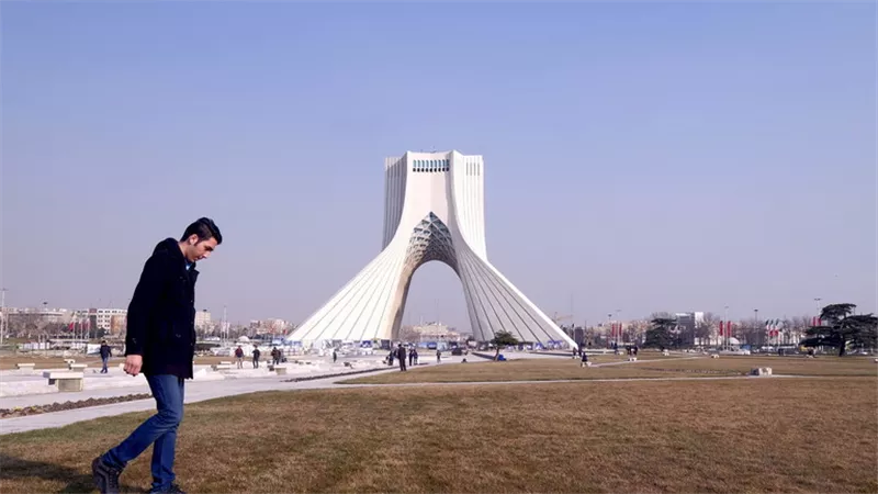 محاكمة عمدة طهران السابق بتهمة قتل زوجته