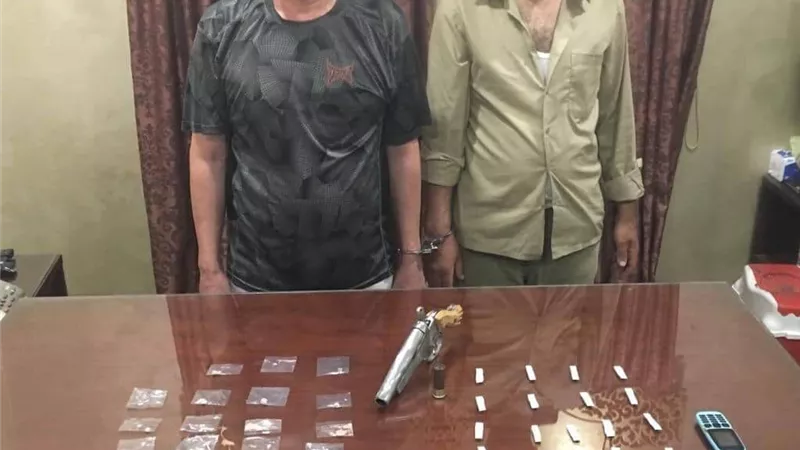 ضبط عاطلان وبحوزتهم ربع كيلو هيروين وسلاح نارى بالدقهلية