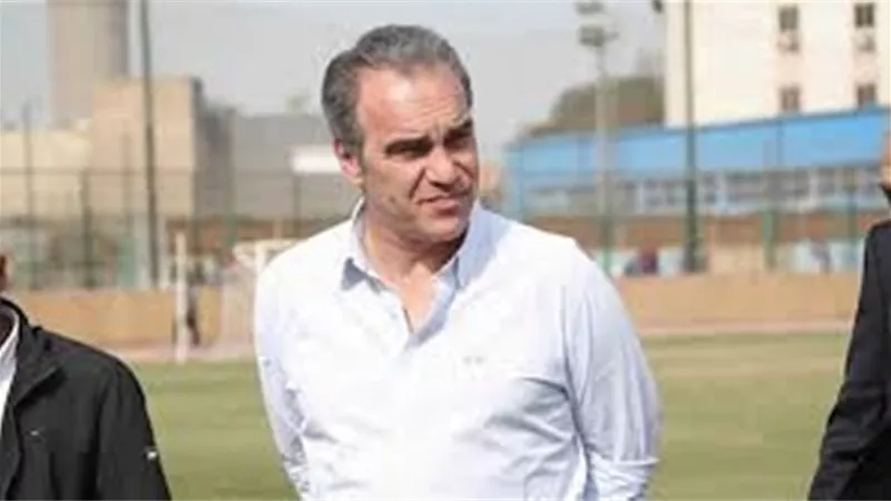 استعداداً لمواجهتى المقاولين و الزمالك .. محاضرة نظرية من لاسارتى للاعبى الأهلى