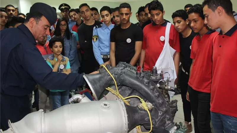 مديرية تعليم القاهرة تنظم زيارات للمناطق الأثرية وترسم شعار المحافظة علي اسوارها