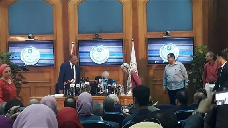 عبد الحكم: هناك طالب حصل على 410.. ولم يكن من أوائل الثانوية العامة لهذا السبب