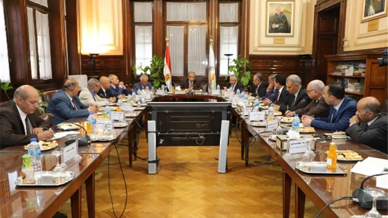 الزراعة: تبحث مع شركات السكر زراعة 5 الاف فدان بنجر بمشروع غرب المنيا