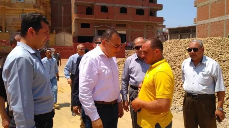 مصادرة لودر وجرار بشونة مخالفة بقرية بالشرقية