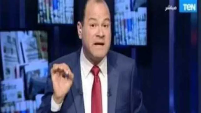 بعد محاولة ممثل التقاط صور إباحية فوق الهرم.. الديهي يوجه رسالة للسياح