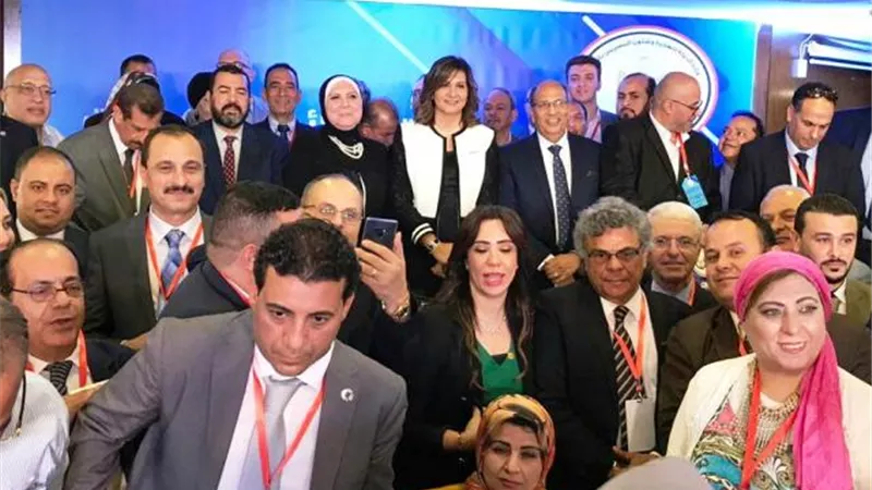 غازى: اتاحة خريطة الاستثمار والاراضى الصناعية على المستثمرين اونلاين خلال شهرين
