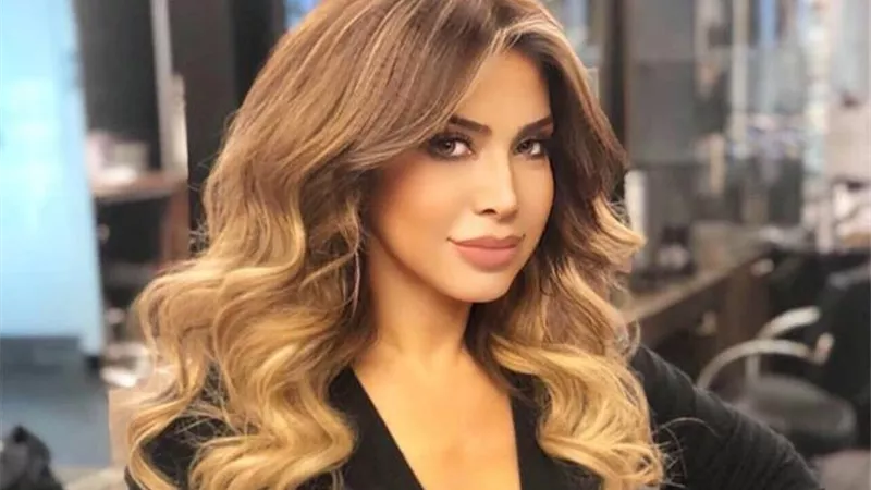 من الشعرالاصفر الى الاسود .. لوك جديد لنوال الزغبى