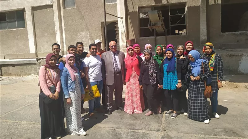 تدريب عدد من طلبه كليه التجارة بدءا من غدا علي مجال العمل التمويني