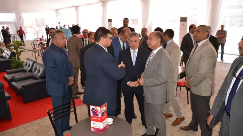 وزير الطيران يستعرض خطة موسم الحج لهذا العام