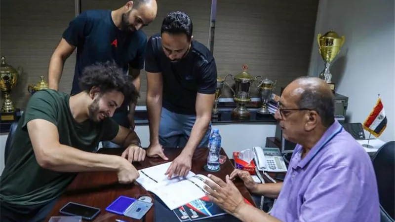 المدير الفني للأهلي: الزمالك ليس له الحق في ضم نجم الفريق