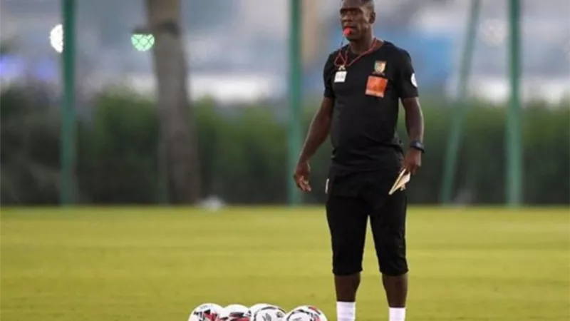 الكاميرون تنهي مشوار سيدروف مع المنتخب
