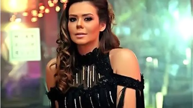 ايمى سالم لاحمد السعدنى : 