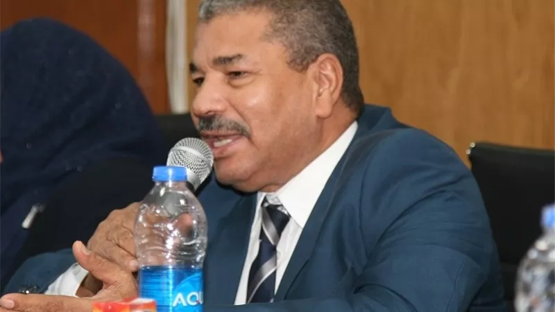 إعلان الكشوف النهائية للمرشحين لعمادة كليتى التربية والآداب بجنوب الوادى
