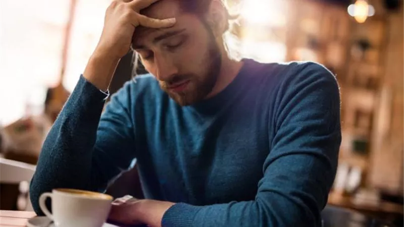 ابتعد عن المسكنات...تعرف على علاج الصداع بالأعشاب