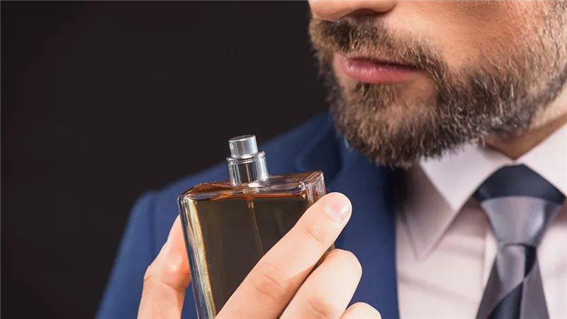 للرجال ... نصائح ليدوم العطر فترات طويلة
