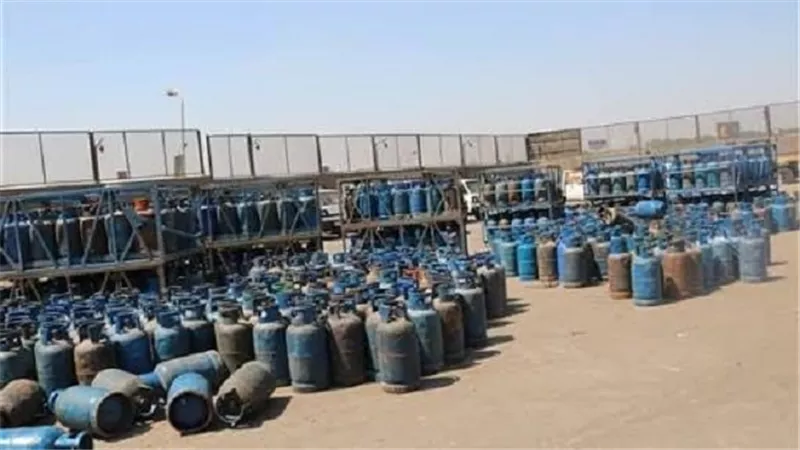ضبط صاحب مستودع بوتاجاز بقنا لبيعه 500 اسطوانة بأزيد من السعر الرسمى