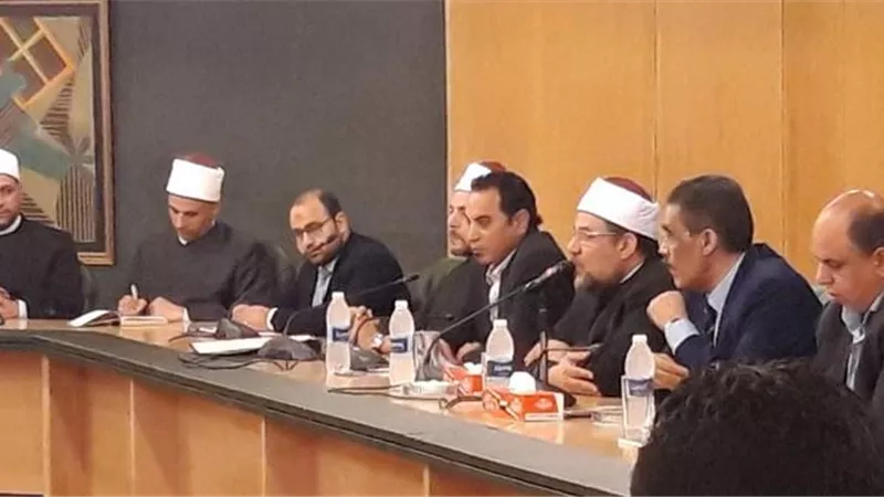 نقيب الصحفيين: تجديد الخطاب الديني في السلوك وليس الكتب
