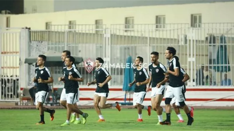 خالد جلال يطمئن على التدريبات البدنية والتأهيلية للاعبي الزمالك