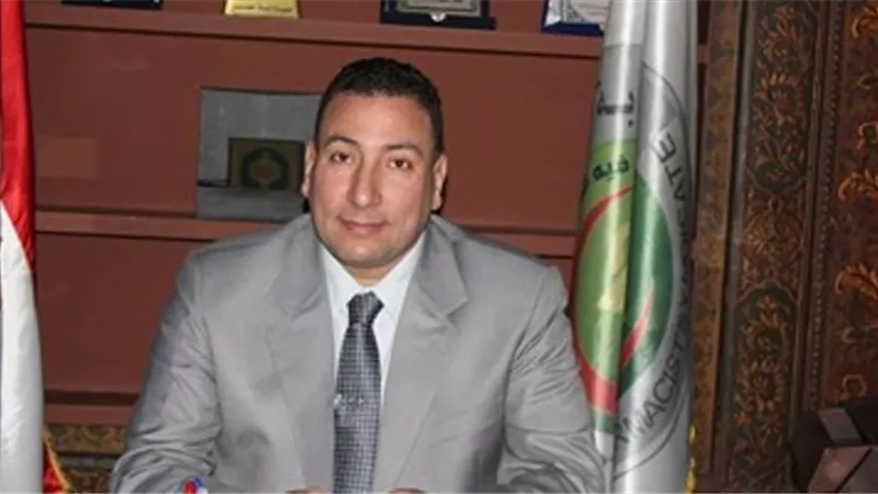 نقيب صيادلة القاهرة يحذر طلاب الثانوية من الاقبال على كليات الصيدلة
