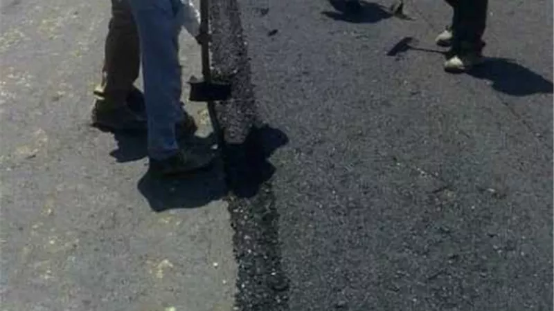 محافظ سوهاج يوجه بالانتهاء من مشروعات رصف الطرق في المواعيد المحددة.. صور