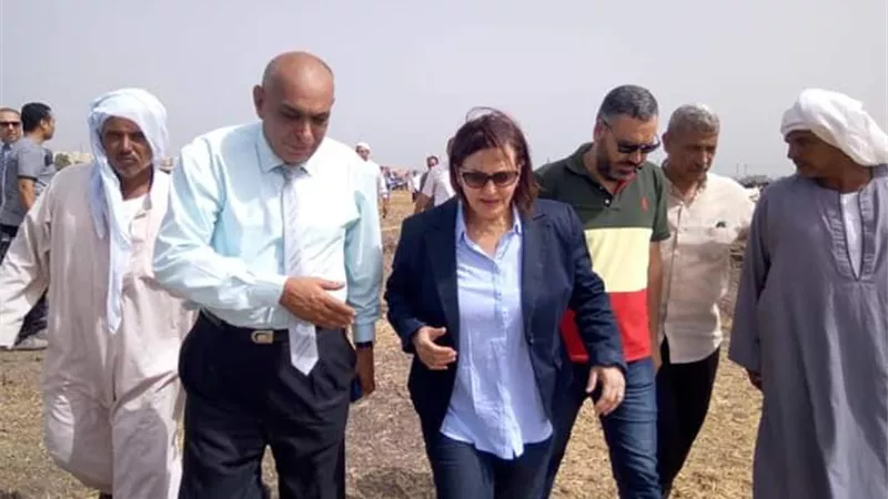 نائب وزير الزراعة تتفقد أعمال الحملة القومية الثانية ضد أمراض الحمي القلاعية وحمي الوادي المتصدع .ز صور