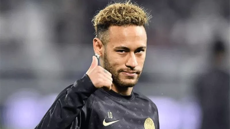 من اجل 200 مليون يورو.. نيمار يعرض خدماته على 4 أندية أوروبية