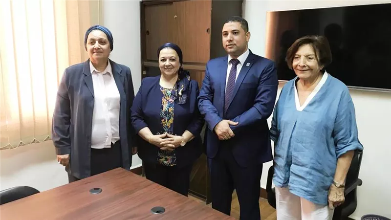 نساء مصر يناقش سبل مواجهة الامية ويطالب بتعديل القانون