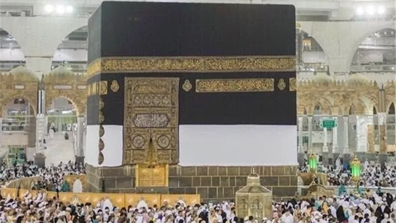 رئاسة الحرمين توضح أسباب رفع ثوب الكعبة المشرفة